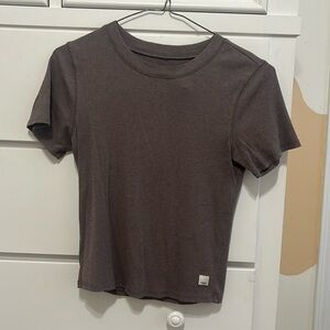 Vuori cropped ribbed tee